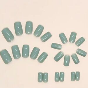 Designer 24 Pcs Haze Green Medium Length Square Style Glossy Nails NWT